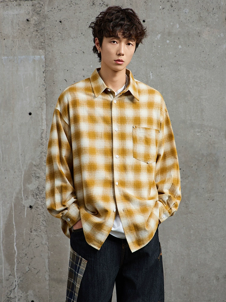 厂家直销男士宽松拼色格子牛仔外套，秋冬休闲款，透气可机洗设计