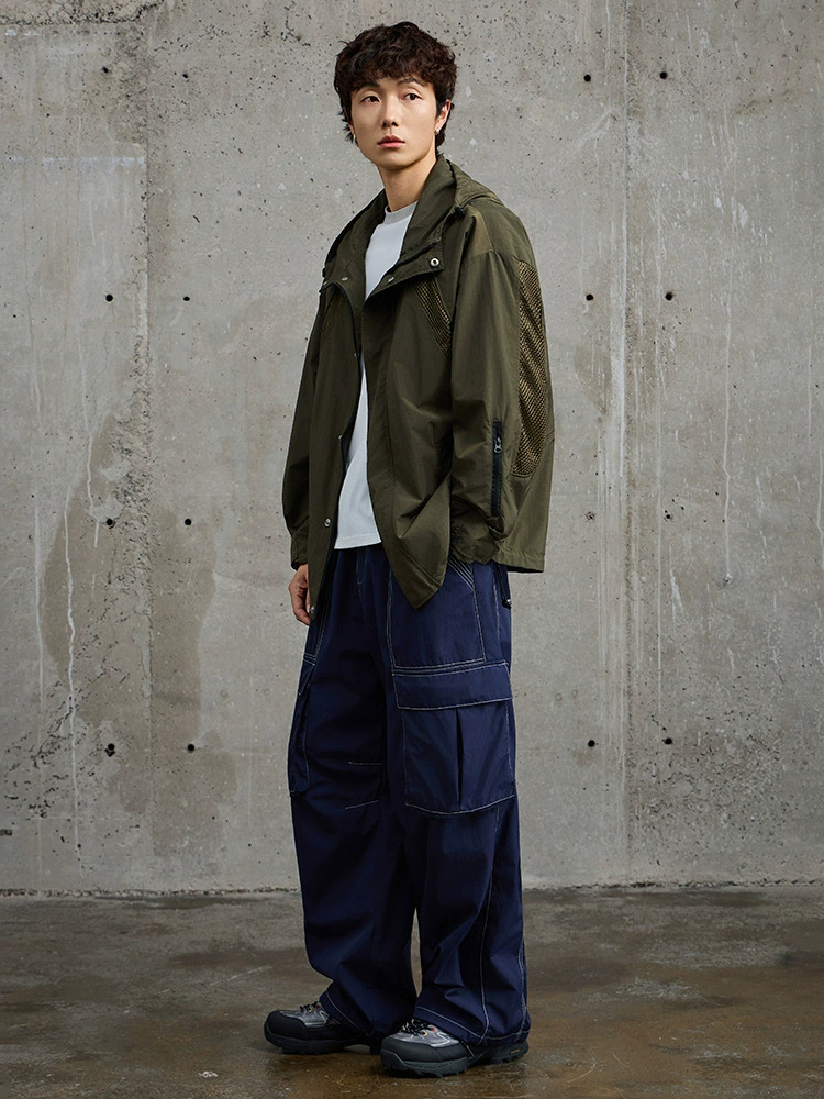 厂家直销青年款宽松拼接夹克外套，运动风格，防风透气，适合春秋季节