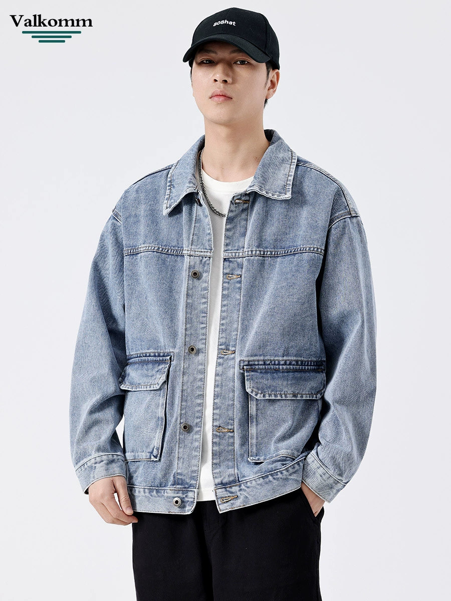 厂家直销男士宽松牛仔外套，水洗冰蓝色高街风格，秋季休闲多口袋夹克
