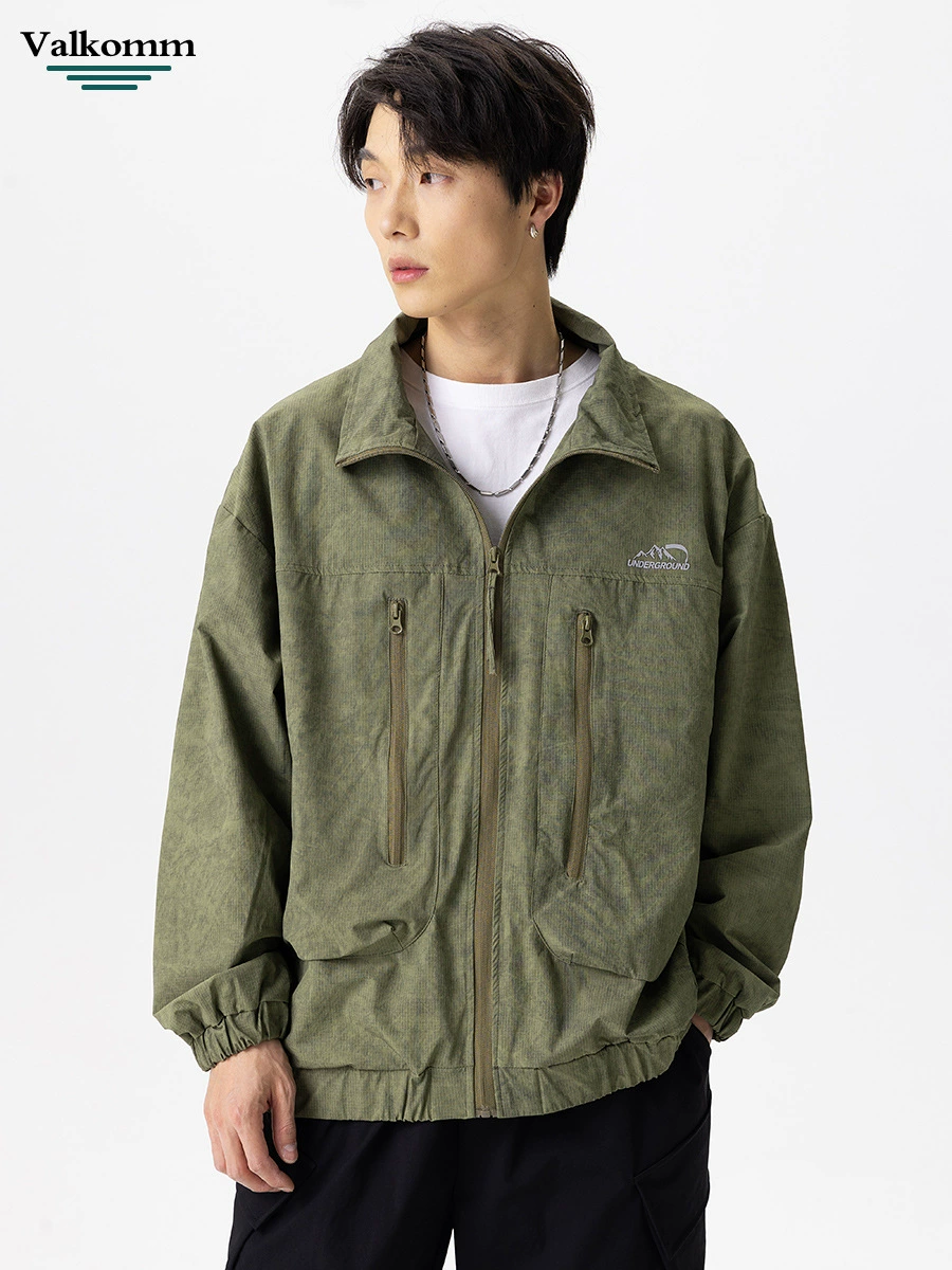 厂家直销男士宽松防风休闲牛仔外套，春秋季，多口袋刺绣设计，轻薄时尚潮牌