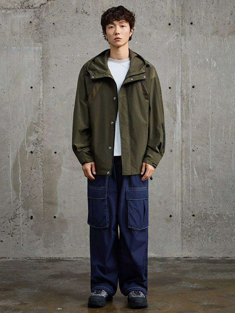 厂家直销青年款宽松拼接夹克外套，运动风格，防风透气，适合春秋季节