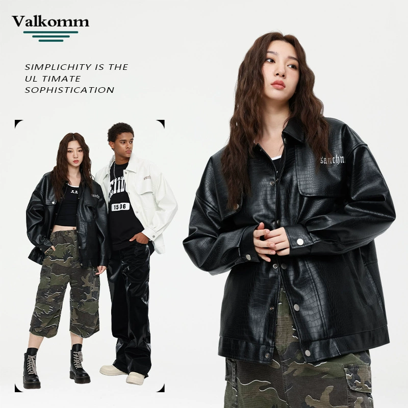 厂家直销男女通用宽松PU皮翻领夹克，时尚黑色休闲外套，春秋季日常穿搭，免烫处理，多口袋设计