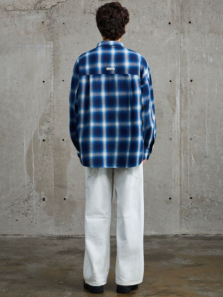 厂家直销男士宽松格子牛仔外套，秋冬街头风格，透气耐磨设计