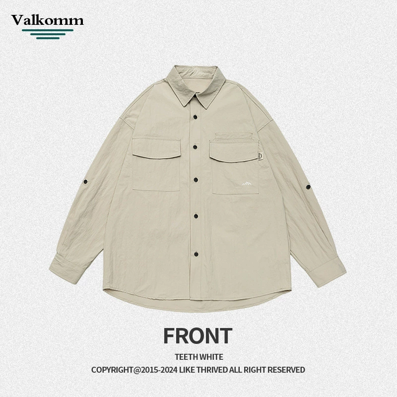 厂家直销男士宽松版撕裂牛仔外套，秋季休闲风格，多口袋设计