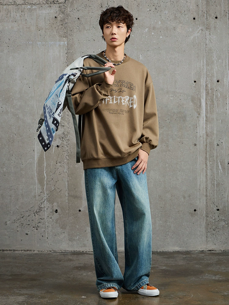 厂家直销男士修身青春流行牛仔裤，宽松版型，适合春秋季，印花设计，休闲风格