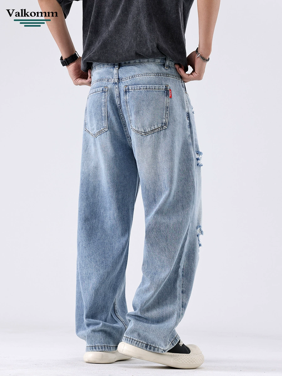 厂家直销男士透气宽腿破洞薄款牛仔裤，夏季休闲风格，磨破工艺设计
