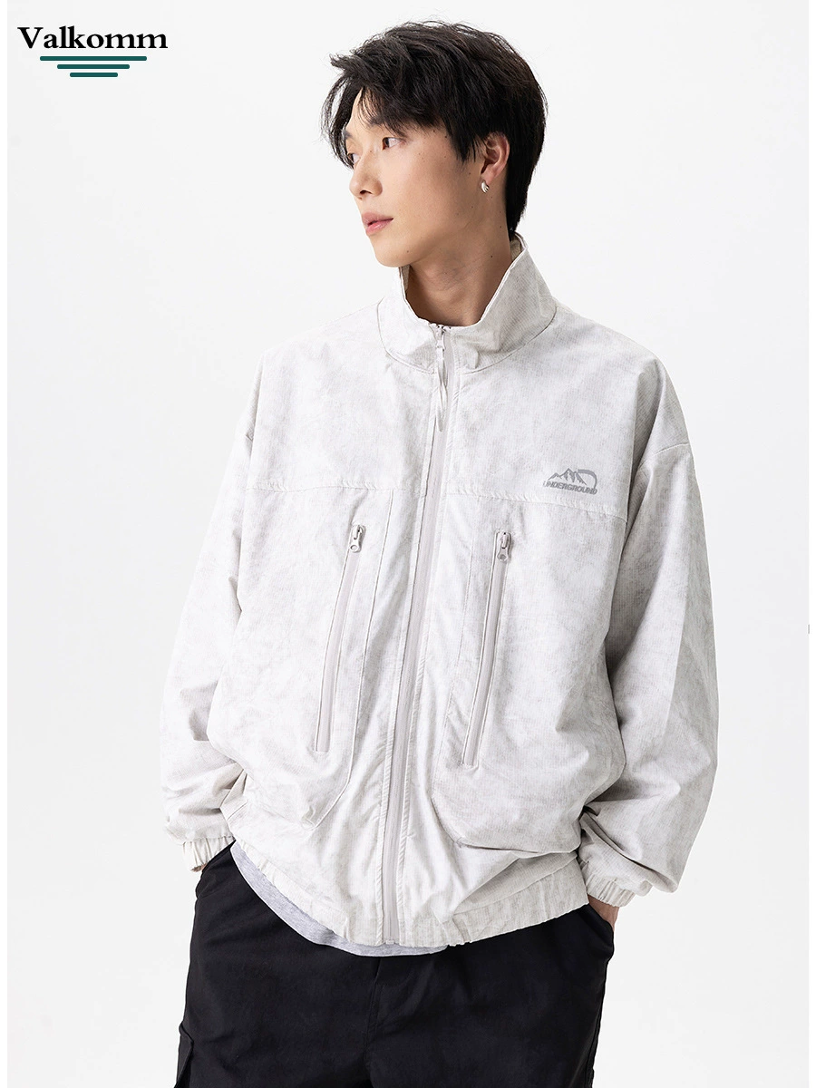 厂家直销男士宽松防风休闲牛仔外套，春秋季，多口袋刺绣设计，轻薄时尚潮牌