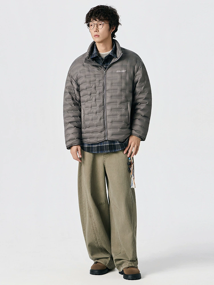 厂家直销男士宽松加厚羽绒服外套，90%白鸭绒，休闲风格，冬季防寒抗寒，立领设计，适合青少年