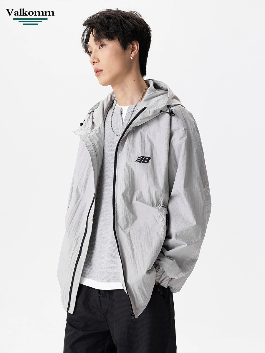 厂家直销男士宽松拼色牛仔外套，防风防水休闲款，春秋季，轻薄透气