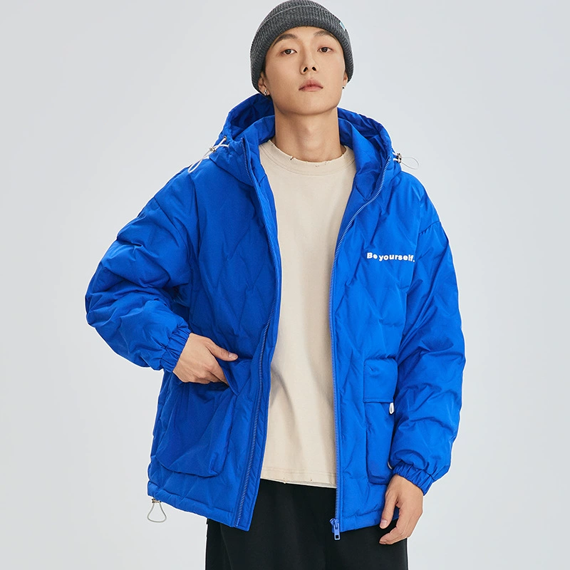 厂家直销女式连帽羽绒外套，防风保暖，青春流行，简约风格，适合冬季休闲，多口袋设计