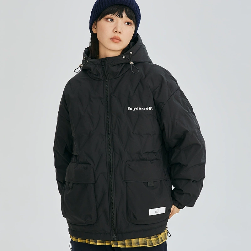 厂家直销女式连帽羽绒外套，防风保暖，青春流行，简约风格，适合冬季休闲，多口袋设计