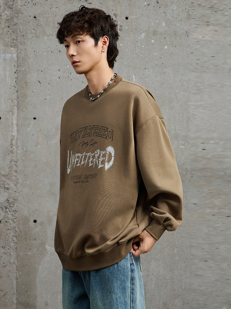 厂家直销男士修身青春流行牛仔裤，宽松版型，适合春秋季，印花设计，休闲风格