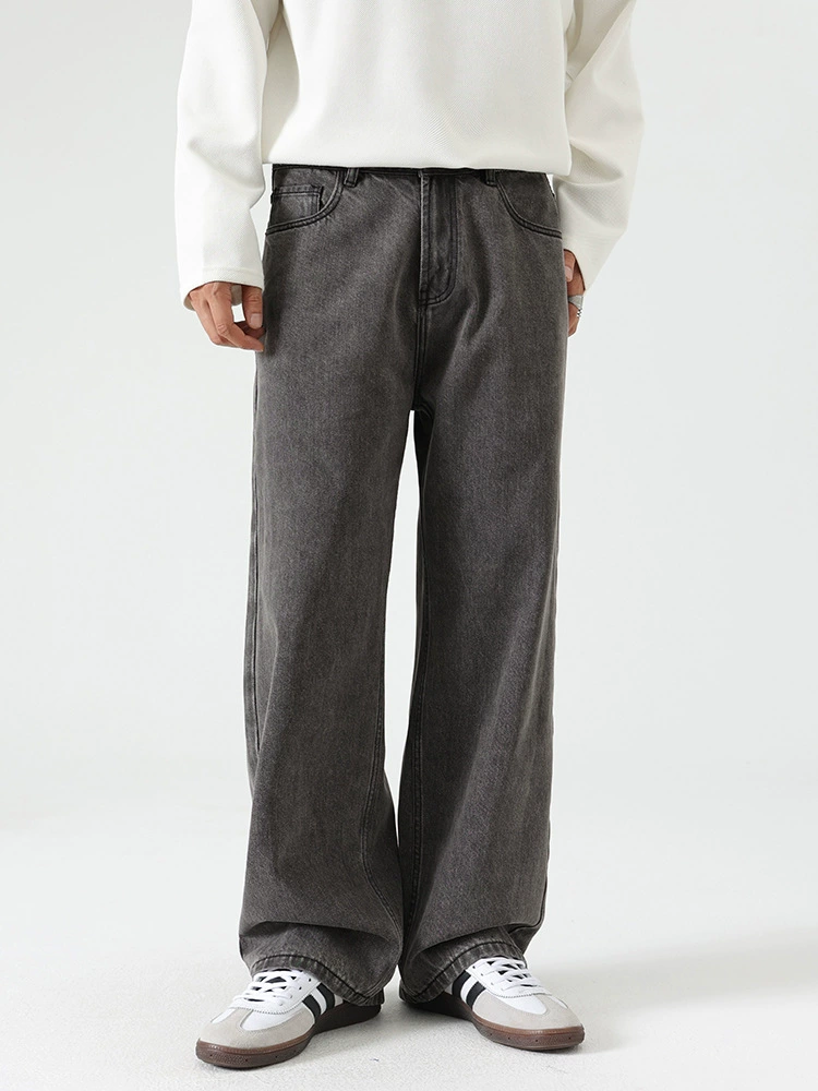 厂家直销男士宽松水洗牛仔裤，深灰色直筒款式，秋季休闲风格，多口袋设计