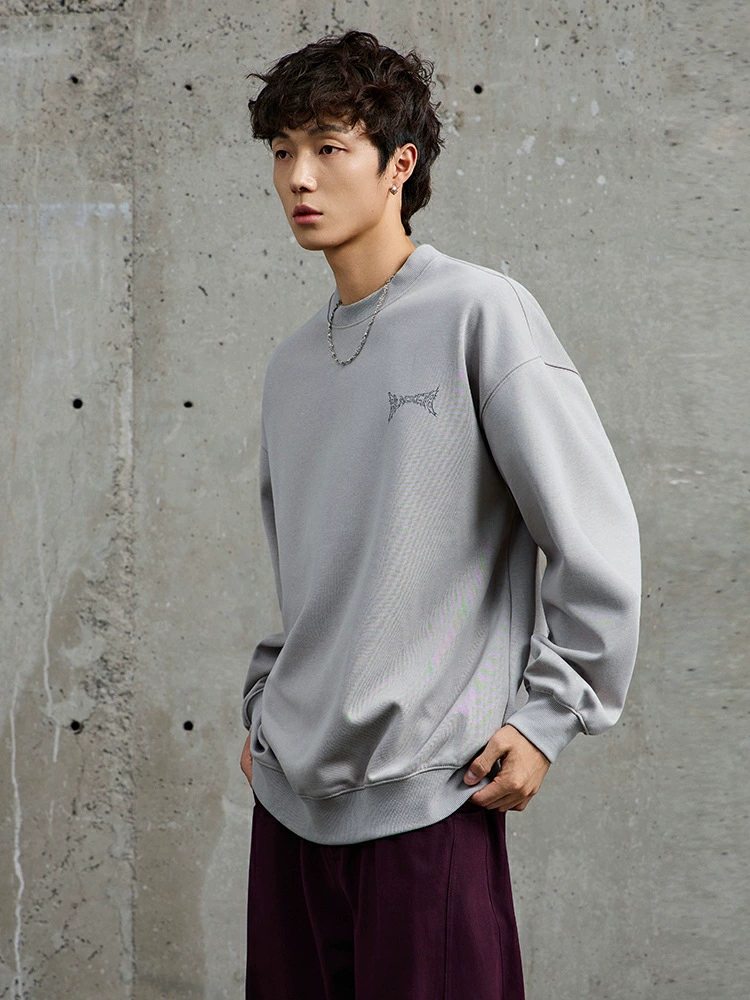 厂家直销男士印花宽松牛仔外套，秋冬休闲风格，免烫处理，日常必备