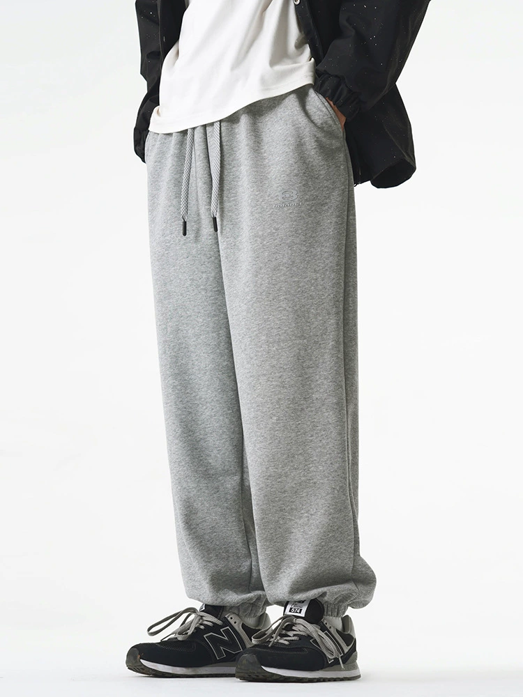 厂家直销男士宽松牛仔裤，舒适透气，休闲风格，束脚设计，春秋季多口袋特性