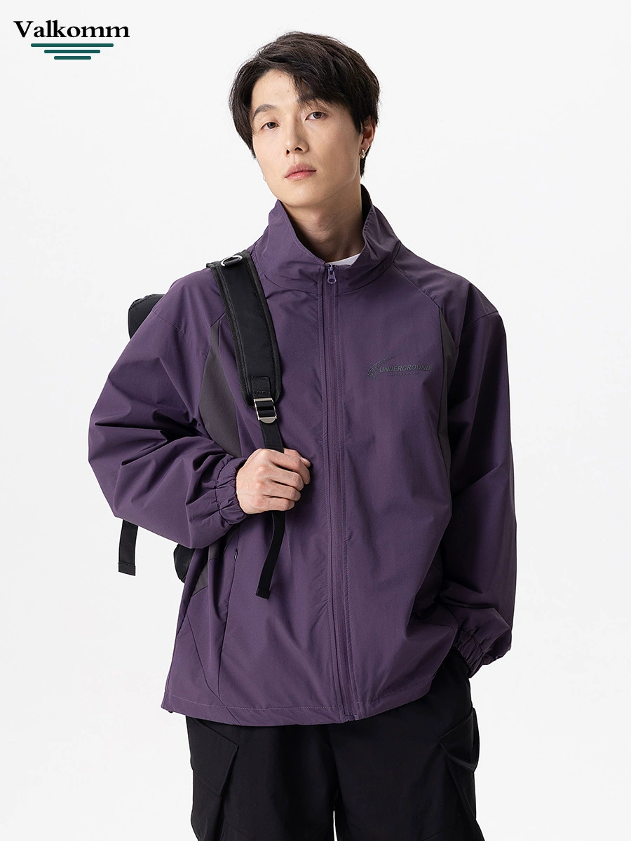 厂家直销青年男士宽松夹克，防水耐磨，牛仔外套，休闲风格，春季适用，拼色设计，免烫处理