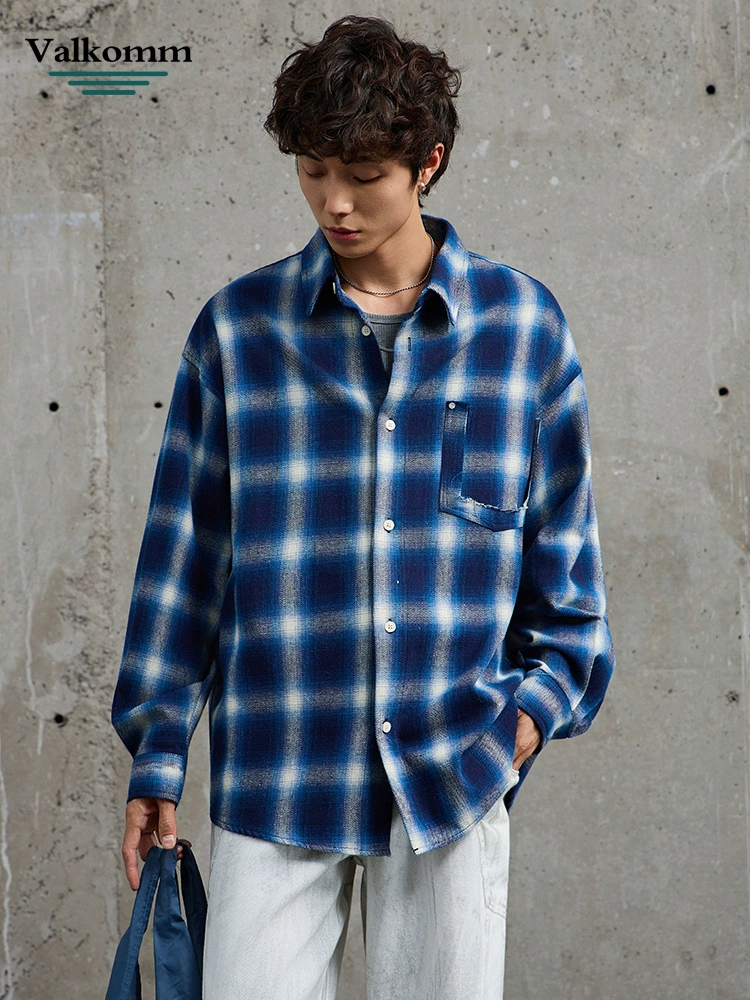 厂家直销男士宽松格子牛仔外套，秋冬街头风格，透气耐磨设计